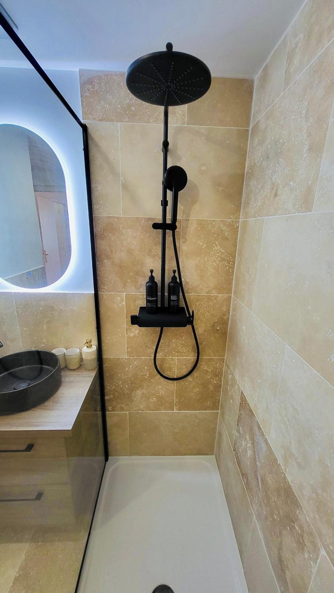 - La Suite Delos - Jacuzzi 2 Places - Centre Ville A Pied - Lit Queen Size - Parking Privee - Wifi - City Center Within Walking Distance - Кемпер Экстерьер фото