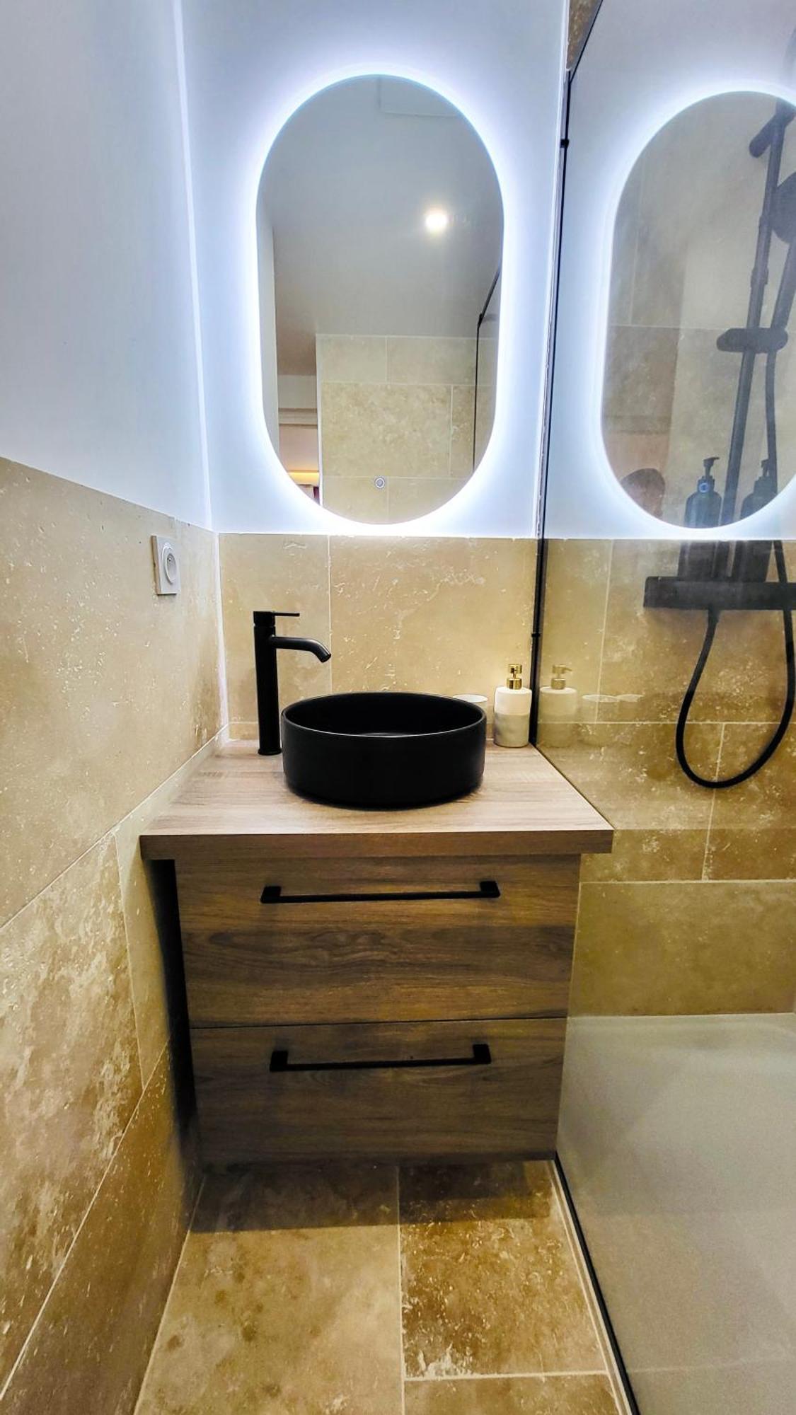 - La Suite Delos - Jacuzzi 2 Places - Centre Ville A Pied - Lit Queen Size - Parking Privee - Wifi - City Center Within Walking Distance - Кемпер Экстерьер фото